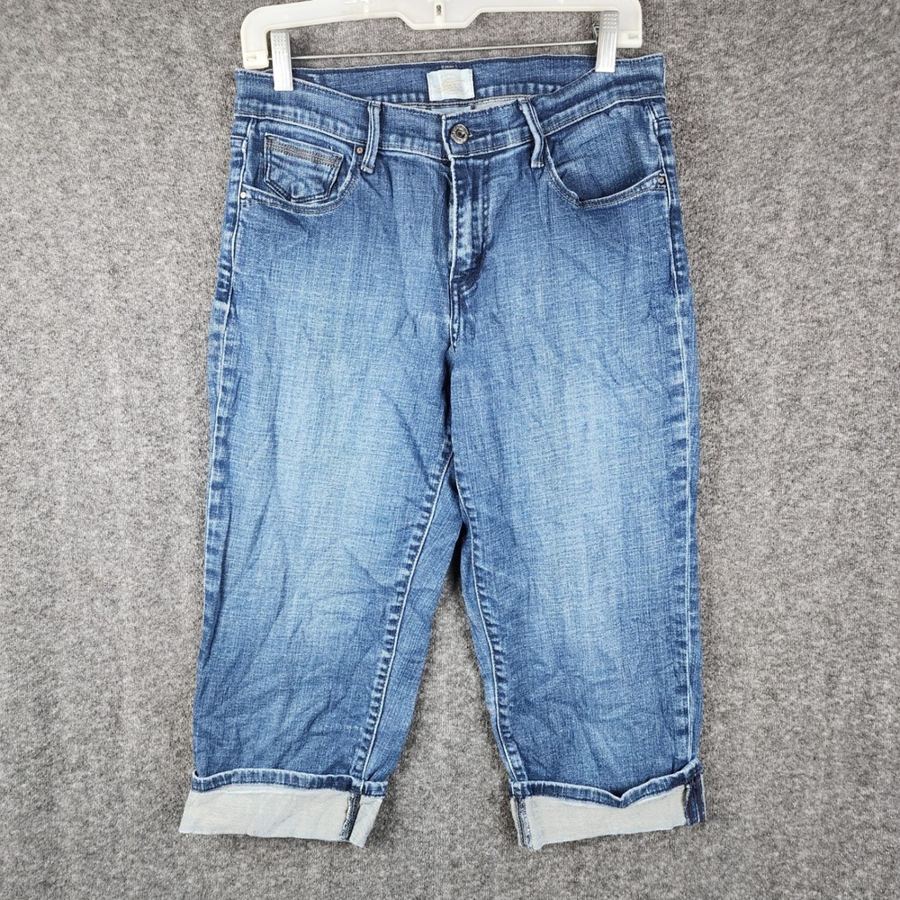 Levi's Signature Capri Jeans Women 6 Blue Medium Wash Mid Rise Cuffed Denim